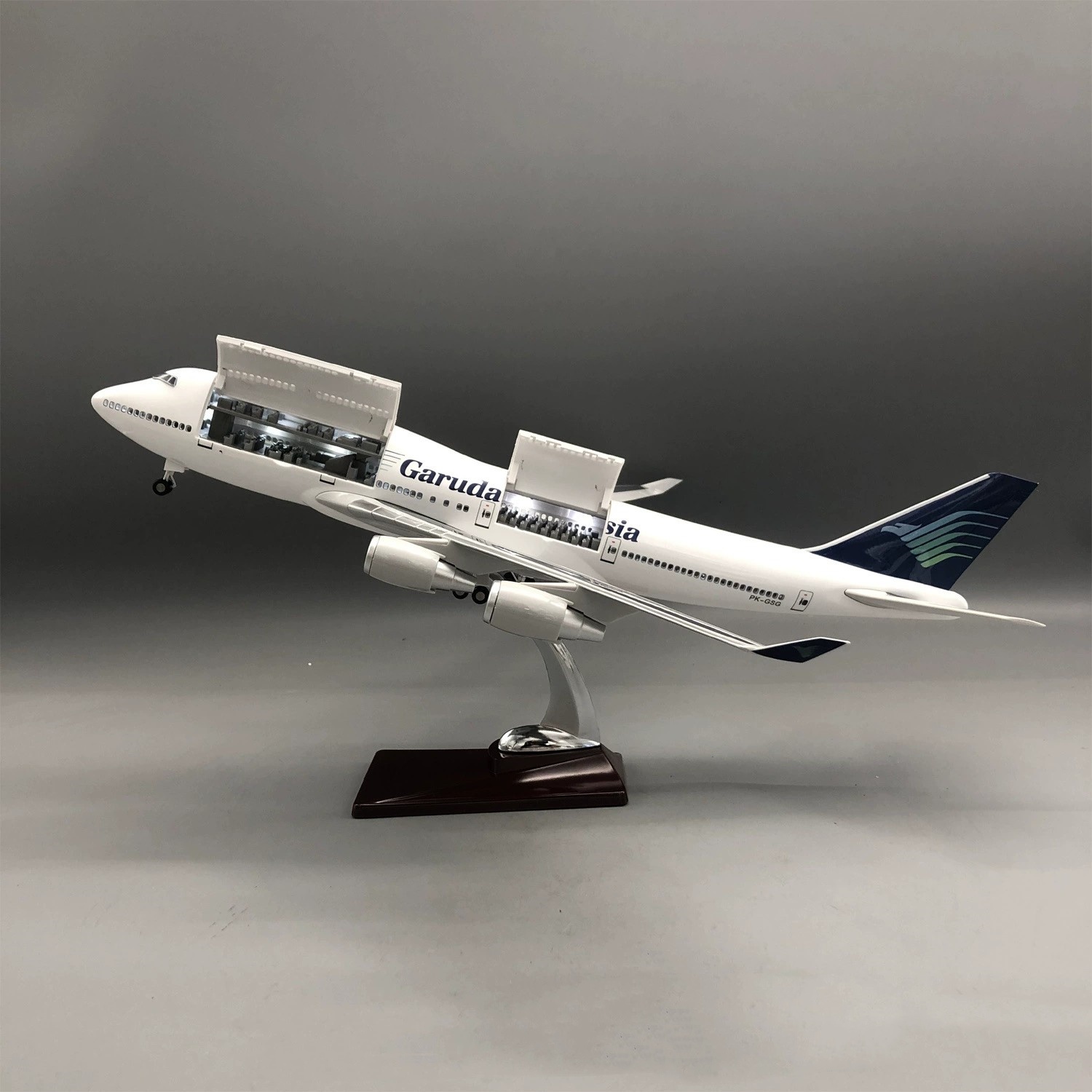 New Cabin Door Openable Garuda - Model Kit Indonesia recension och pris