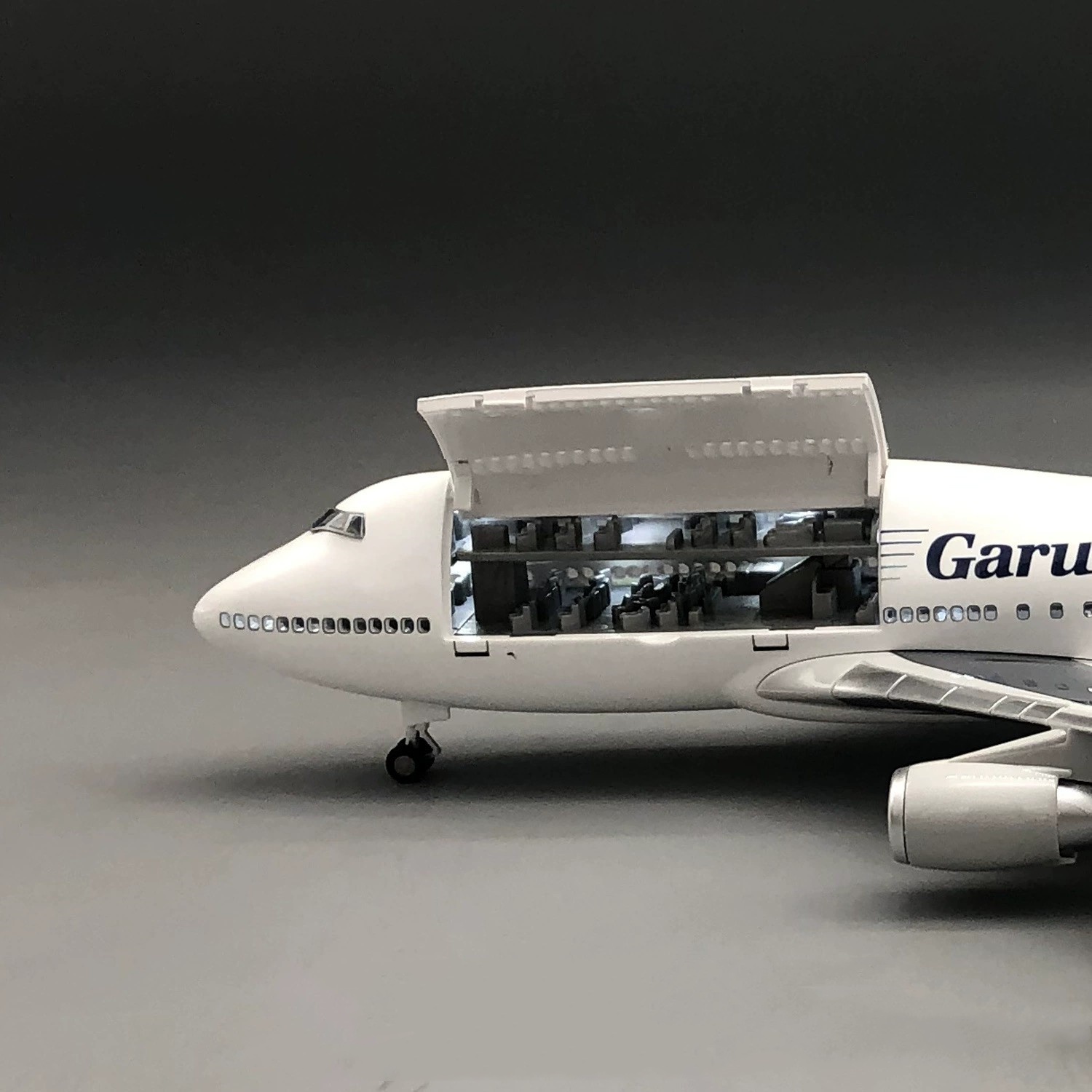 New Cabin Door Openable Garuda - Model Kit Indonesia recension och pris